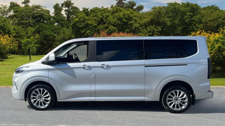 Ford Tourneo Custom 320 L2 Diesel Fwd 2.0 EcoBlue 136ps H1 Titanium 8 seater